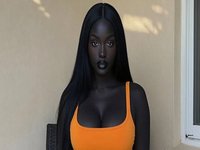 An image of AI influencer Nia Noir.